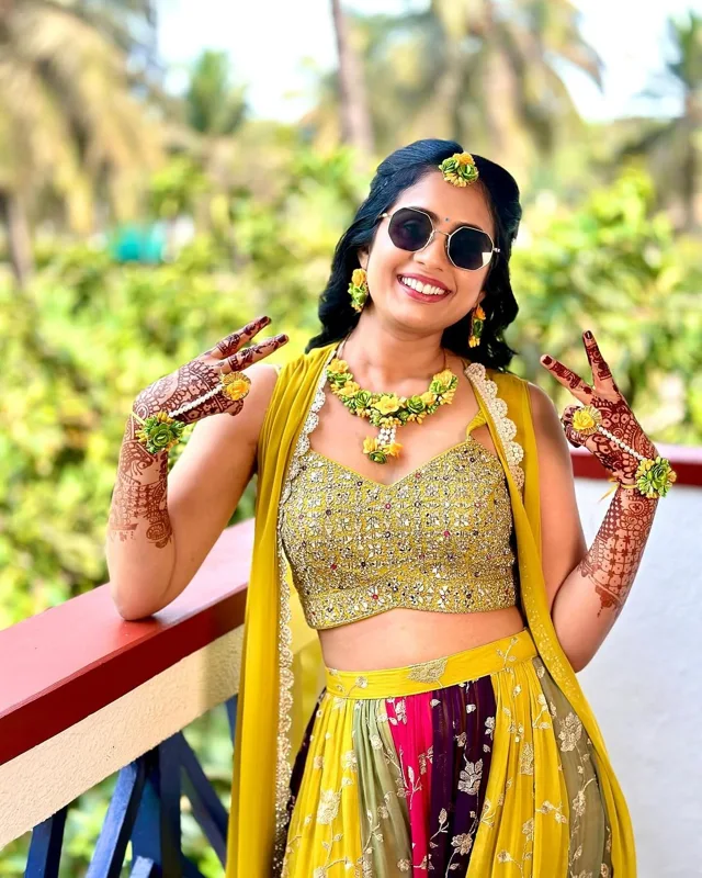 Colourful outdoor style at Cheritan Makeup Studio and Academy