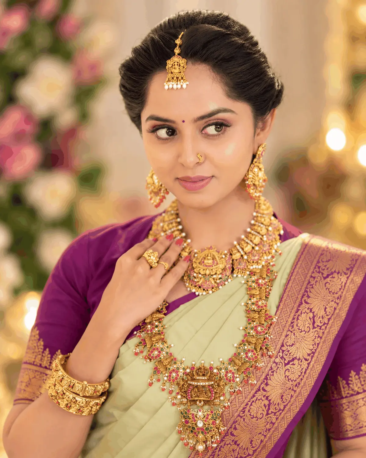Bridal makeup and jewellery details by Cheritan